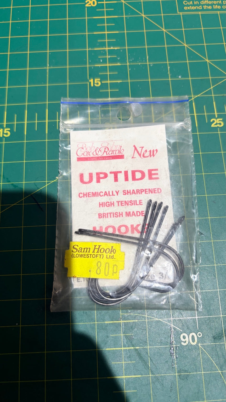 Vintage Bob Cox and Rawle New Uptide hooks size 3/0, six hooks in original packet