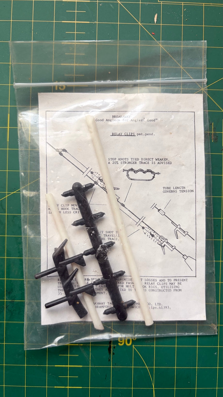 Vintage Breakaway Relay Clips sea fishing rig components with original instruction sheet