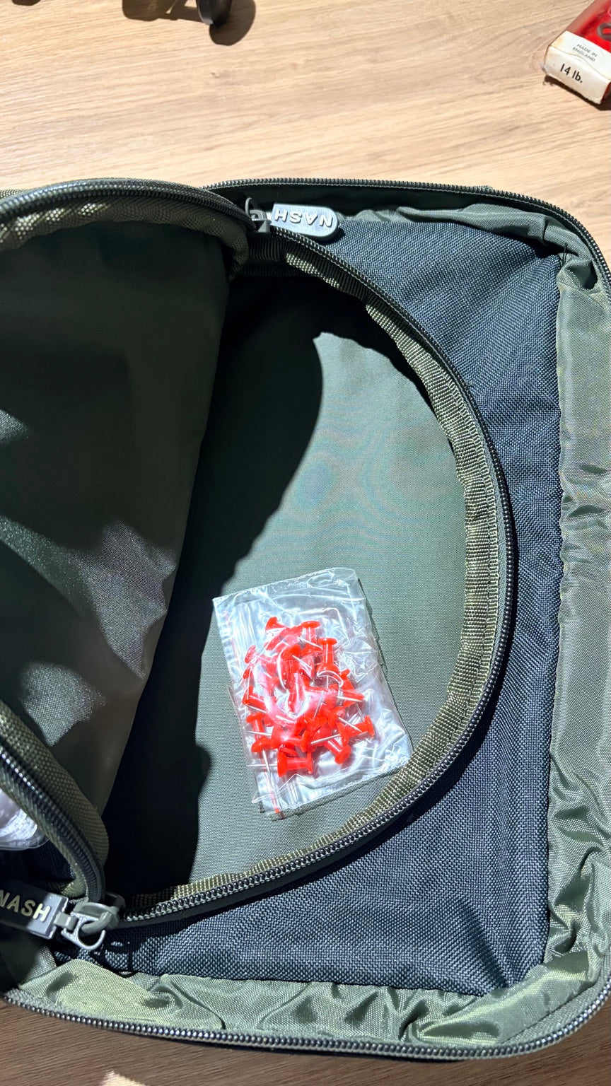 Nash Multi-Rig Pouch internal zipped compartment and rig pins