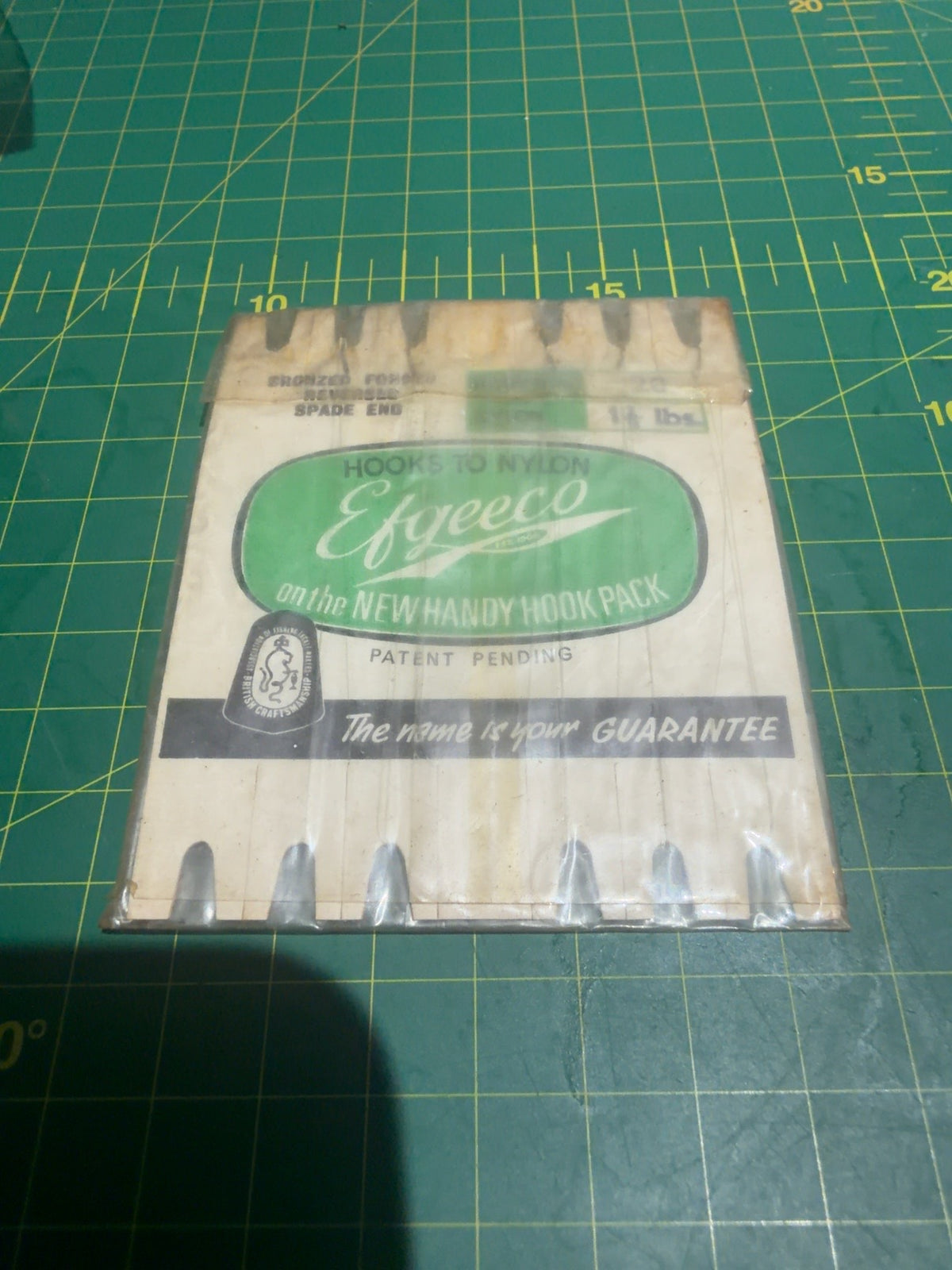 Vintage Efgeeco Handy Hook Pack size 20 hooks to nylon in original packaging
